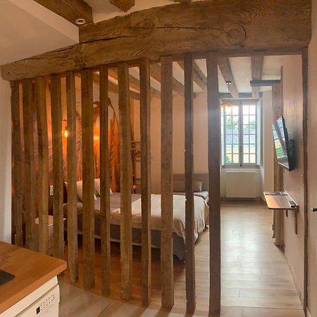 Le Bas Chitray Bed & Breakfast Ménil Екстериор снимка