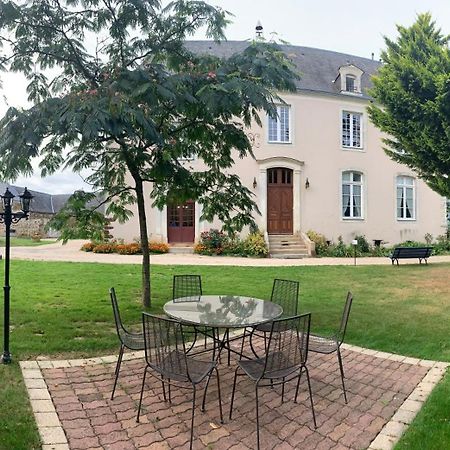 Le Bas Chitray Bed & Breakfast Ménil Екстериор снимка
