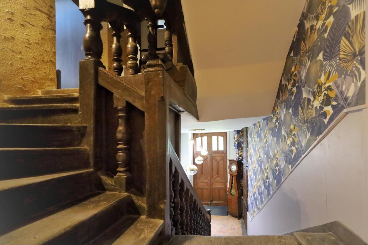 Le Bas Chitray Bed & Breakfast Ménil Екстериор снимка