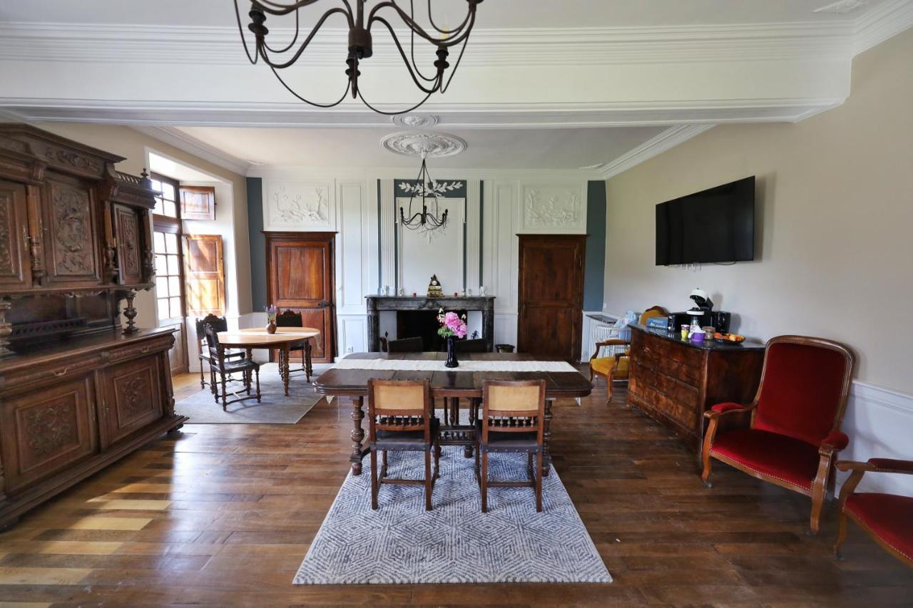 Le Bas Chitray Bed & Breakfast Ménil Екстериор снимка
