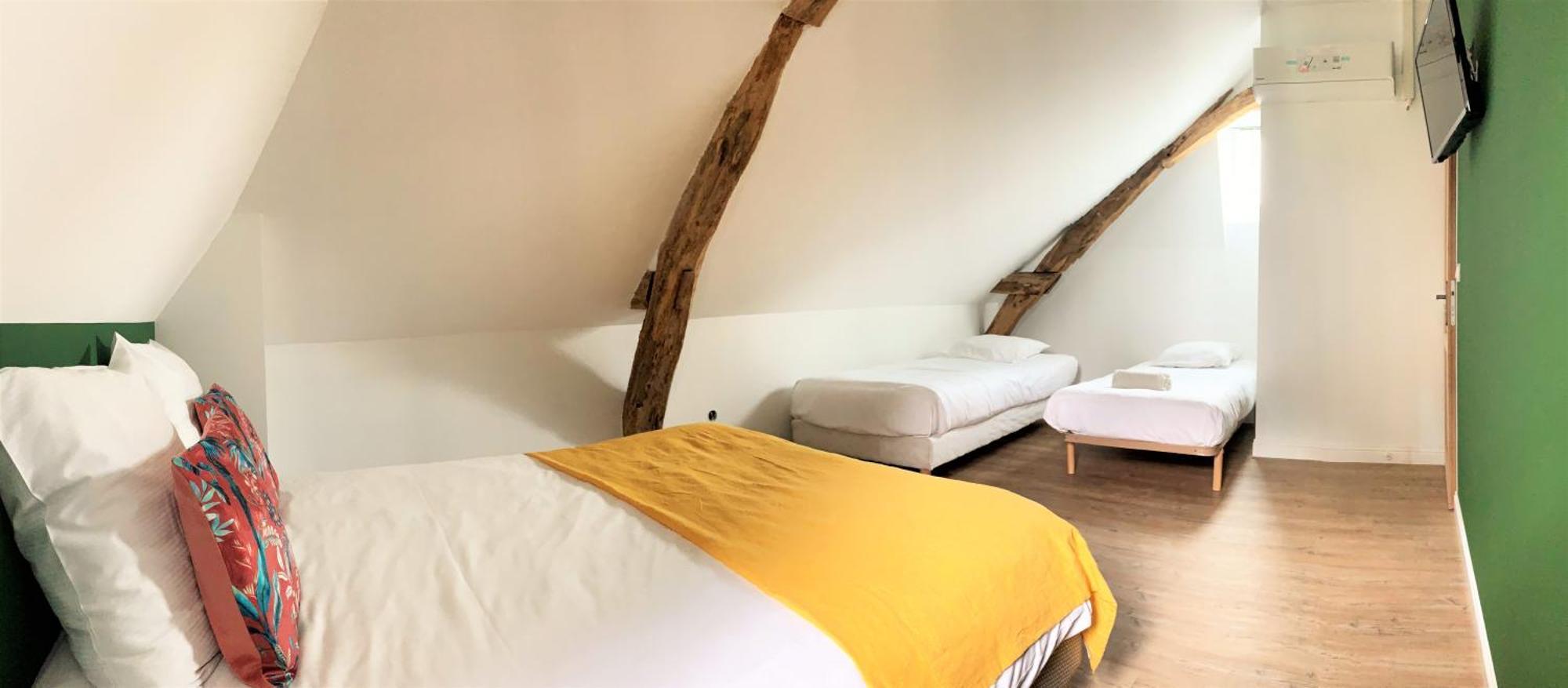 Le Bas Chitray Bed & Breakfast Ménil Екстериор снимка