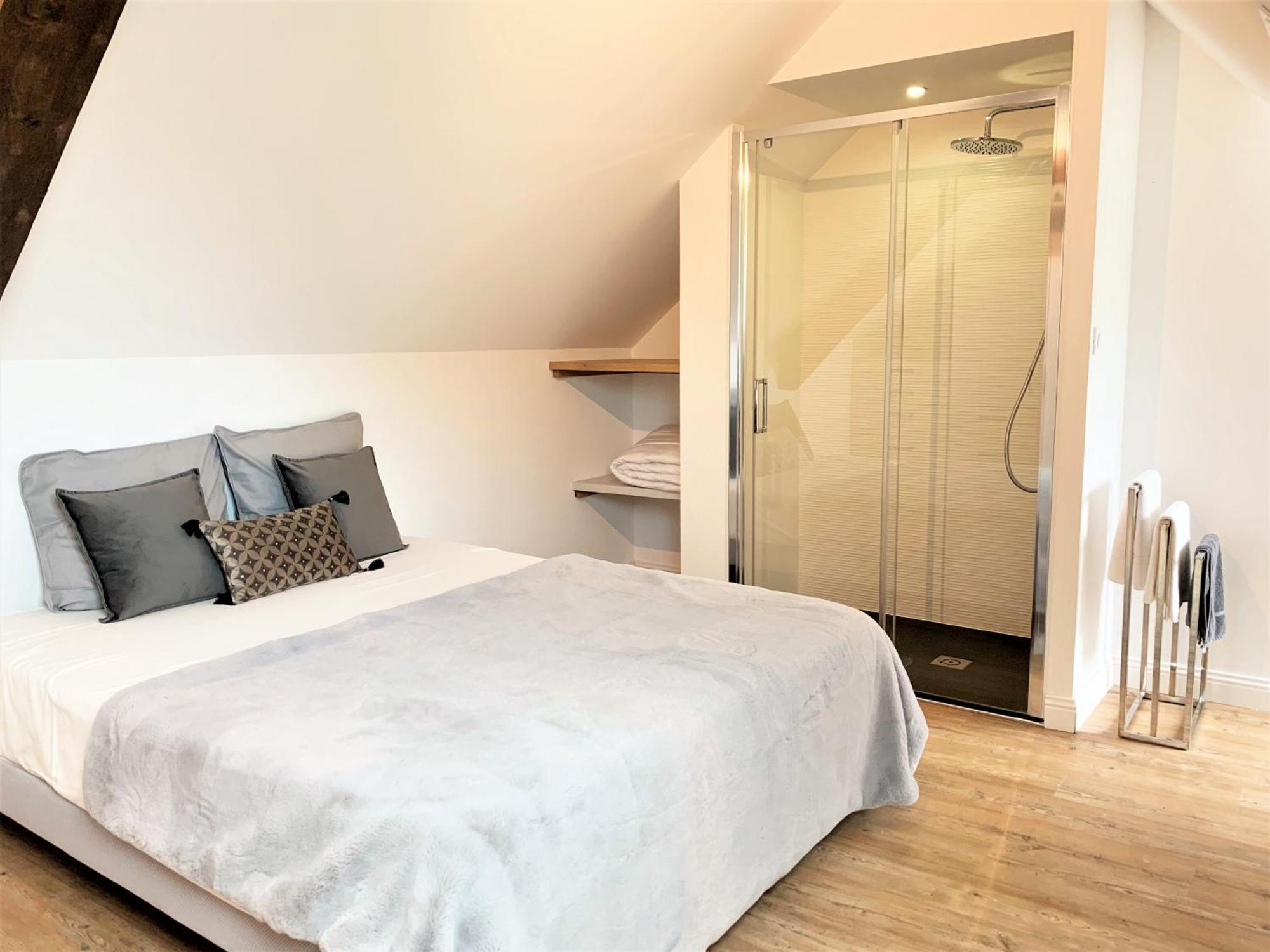 Le Bas Chitray Bed & Breakfast Ménil Екстериор снимка