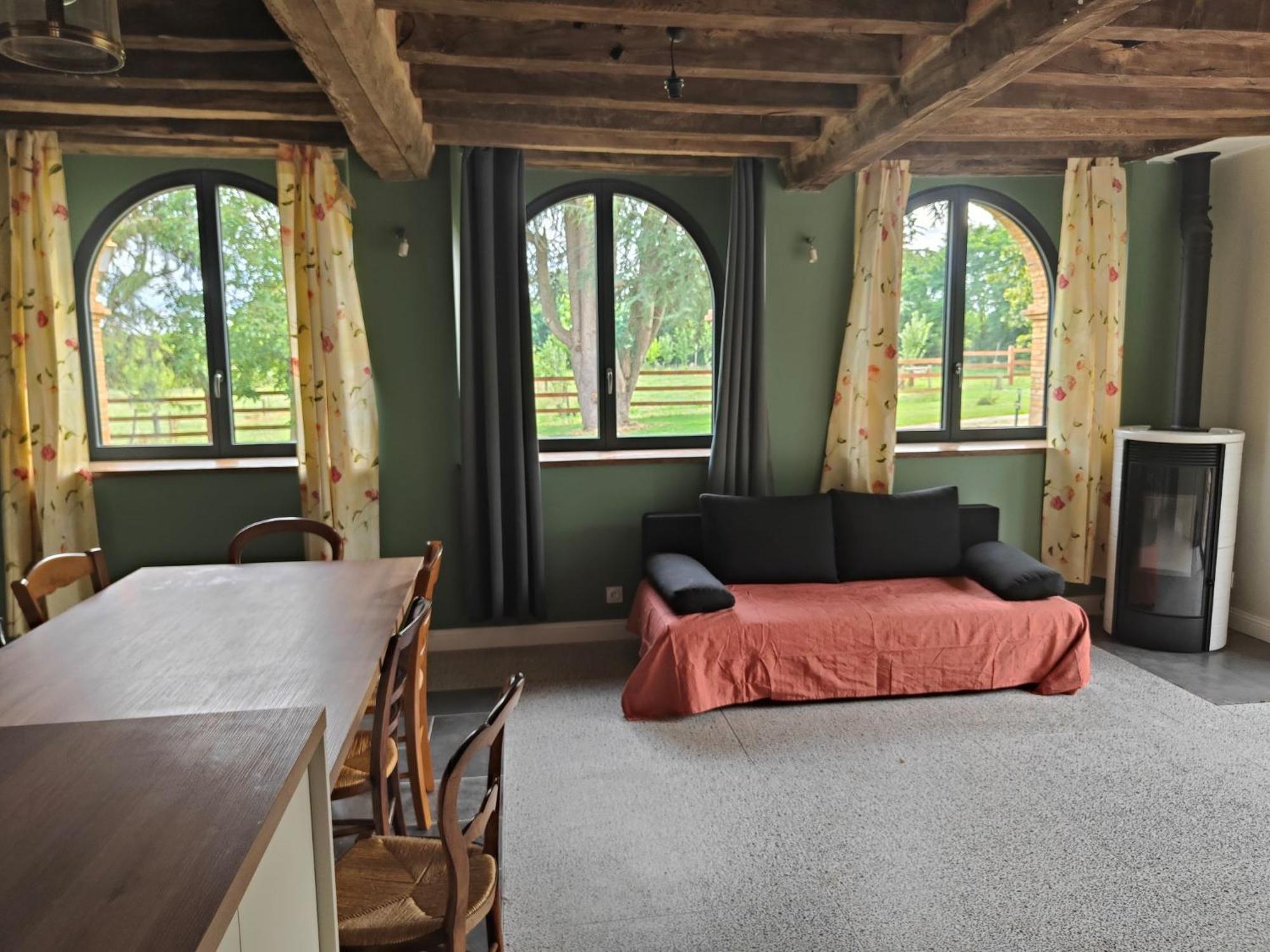 Le Bas Chitray Bed & Breakfast Ménil Екстериор снимка