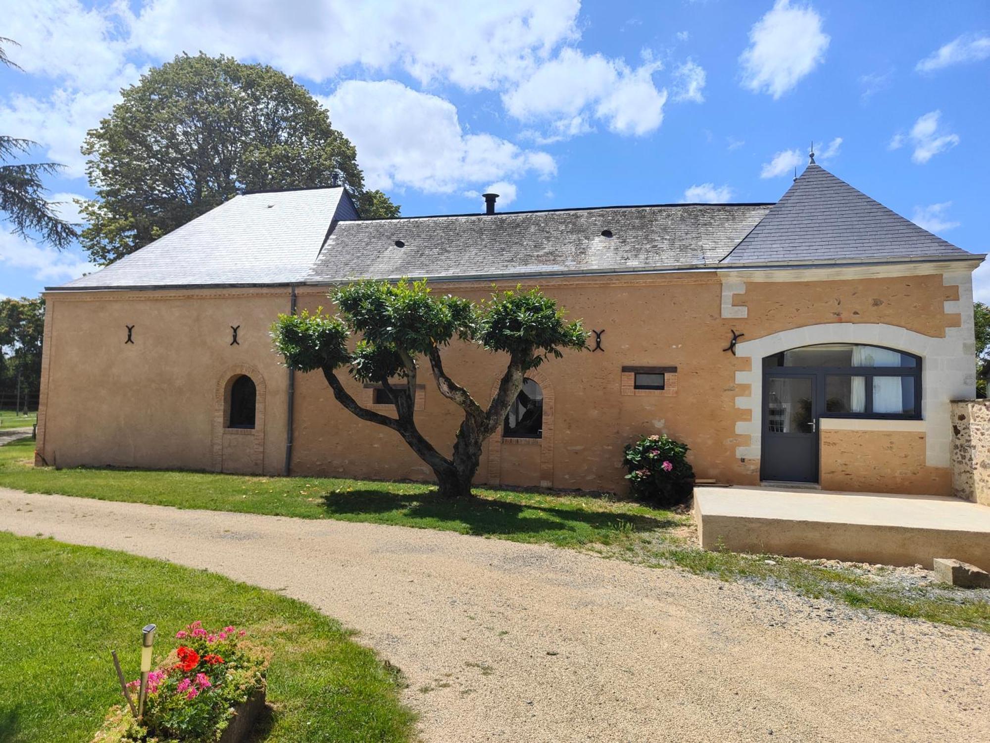 Le Bas Chitray Bed & Breakfast Ménil Екстериор снимка