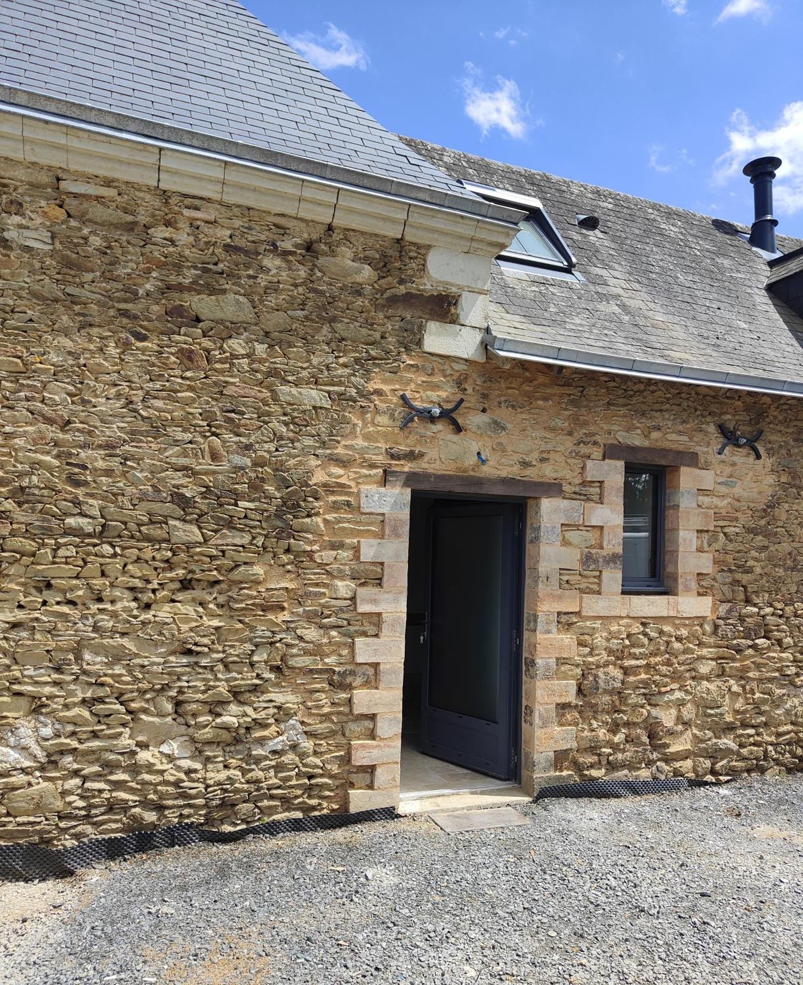 Le Bas Chitray Bed & Breakfast Ménil Екстериор снимка